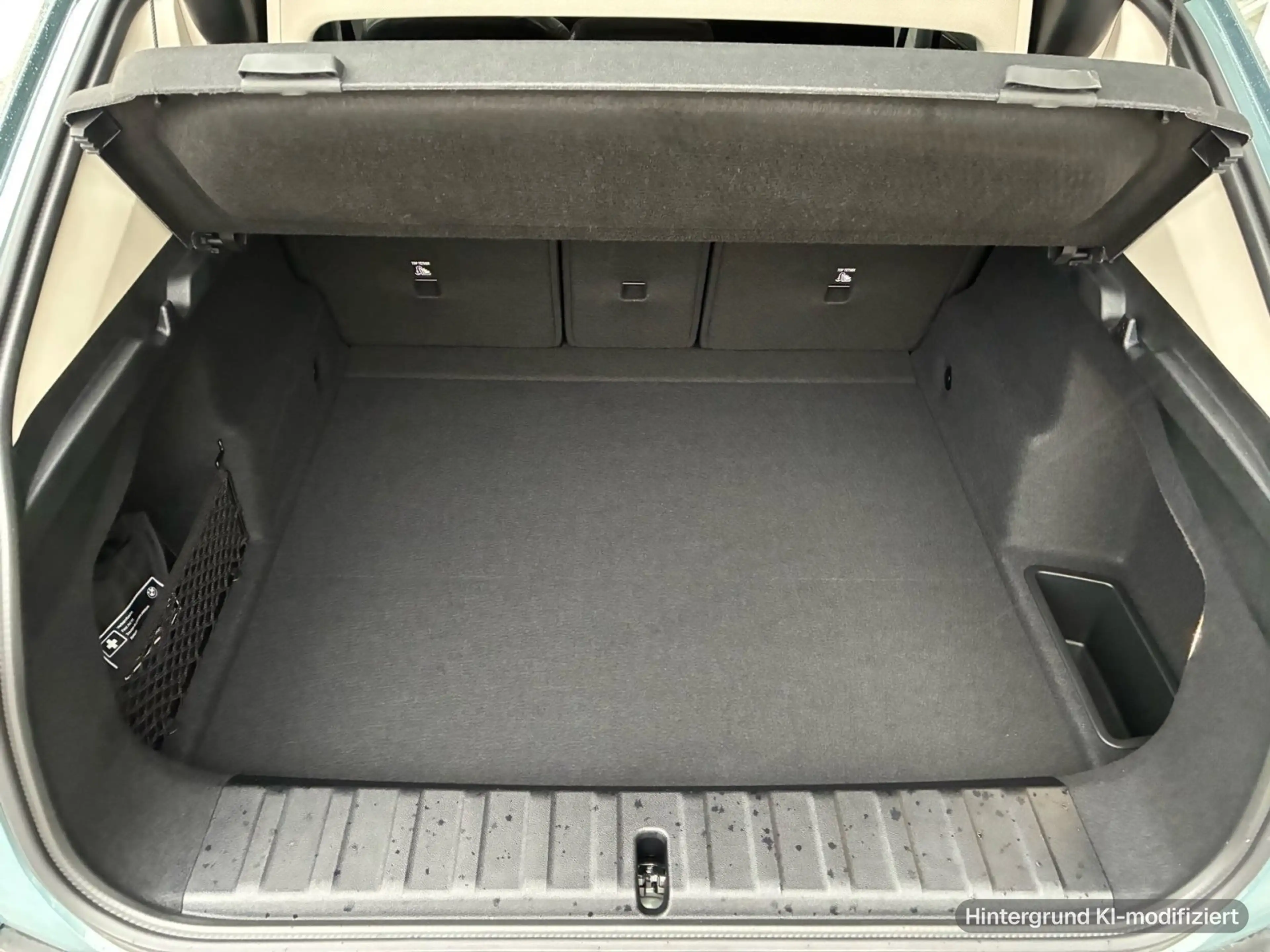 BMW X2 sDrive18d — photo 8