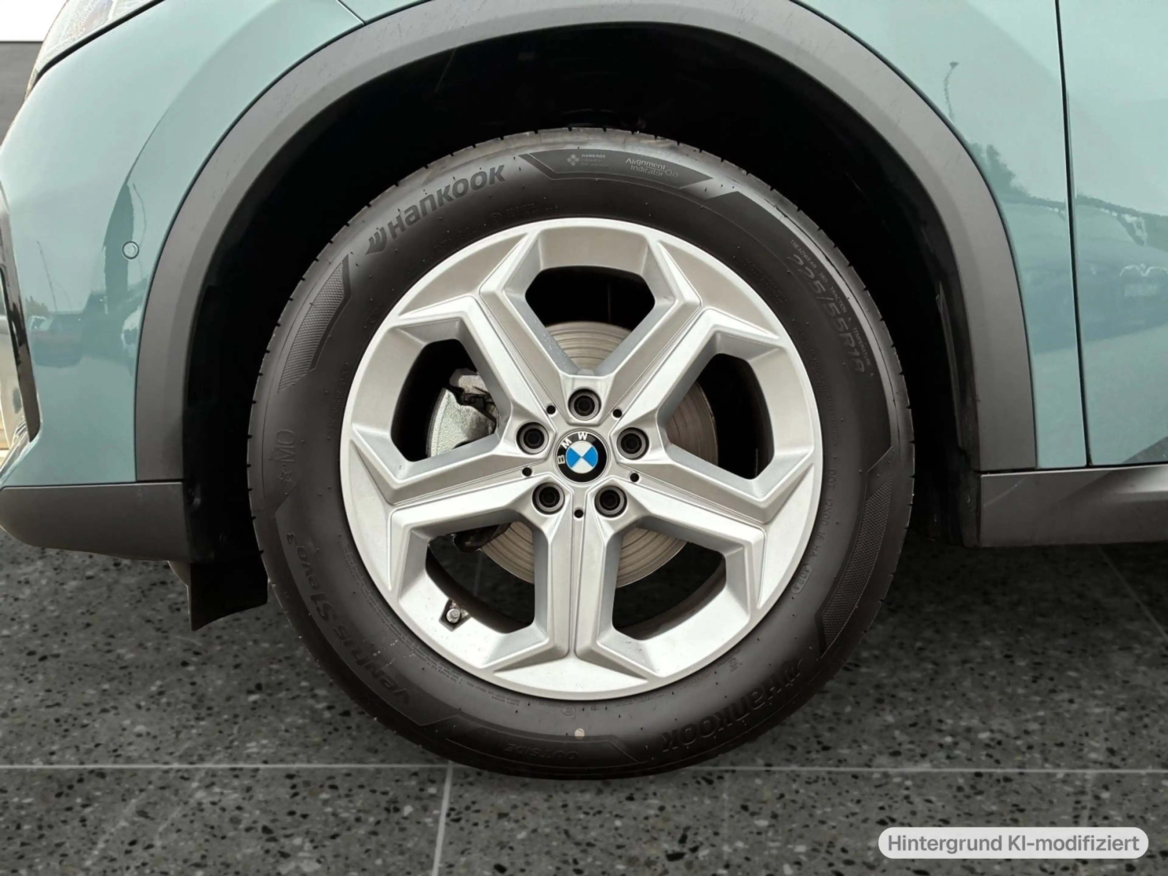 BMW X2 sDrive18d — photo 7