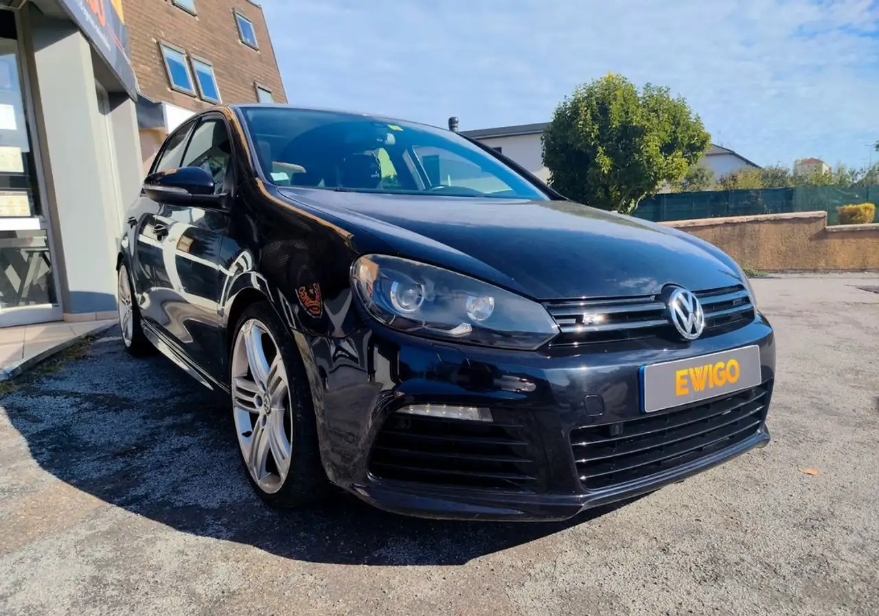 Volkswagen Golf R — photo 11