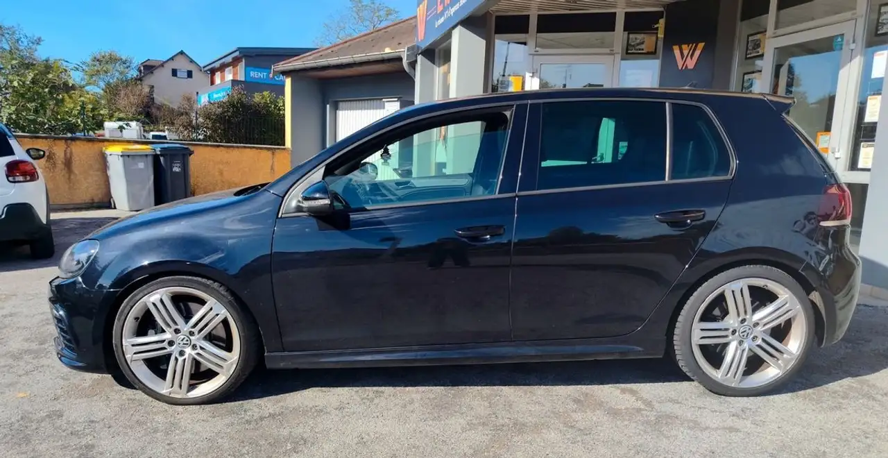 Volkswagen Golf R — photo 21