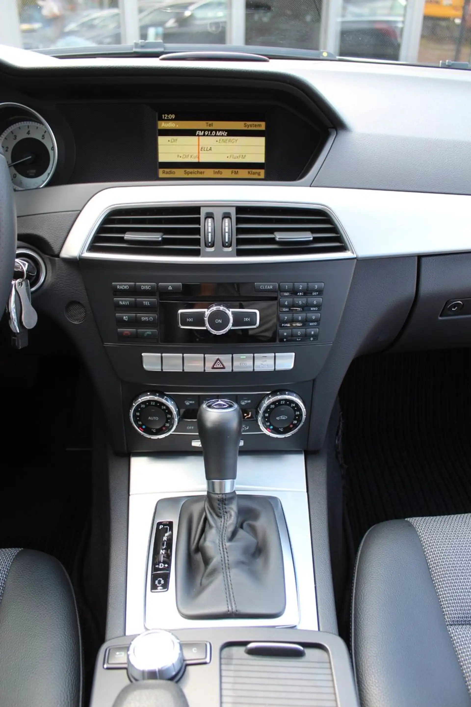 Mercedes-Benz C 200 BlueEF AVANTGARDE 7-G LEDER NAVI PDC KLIMA — photo 12