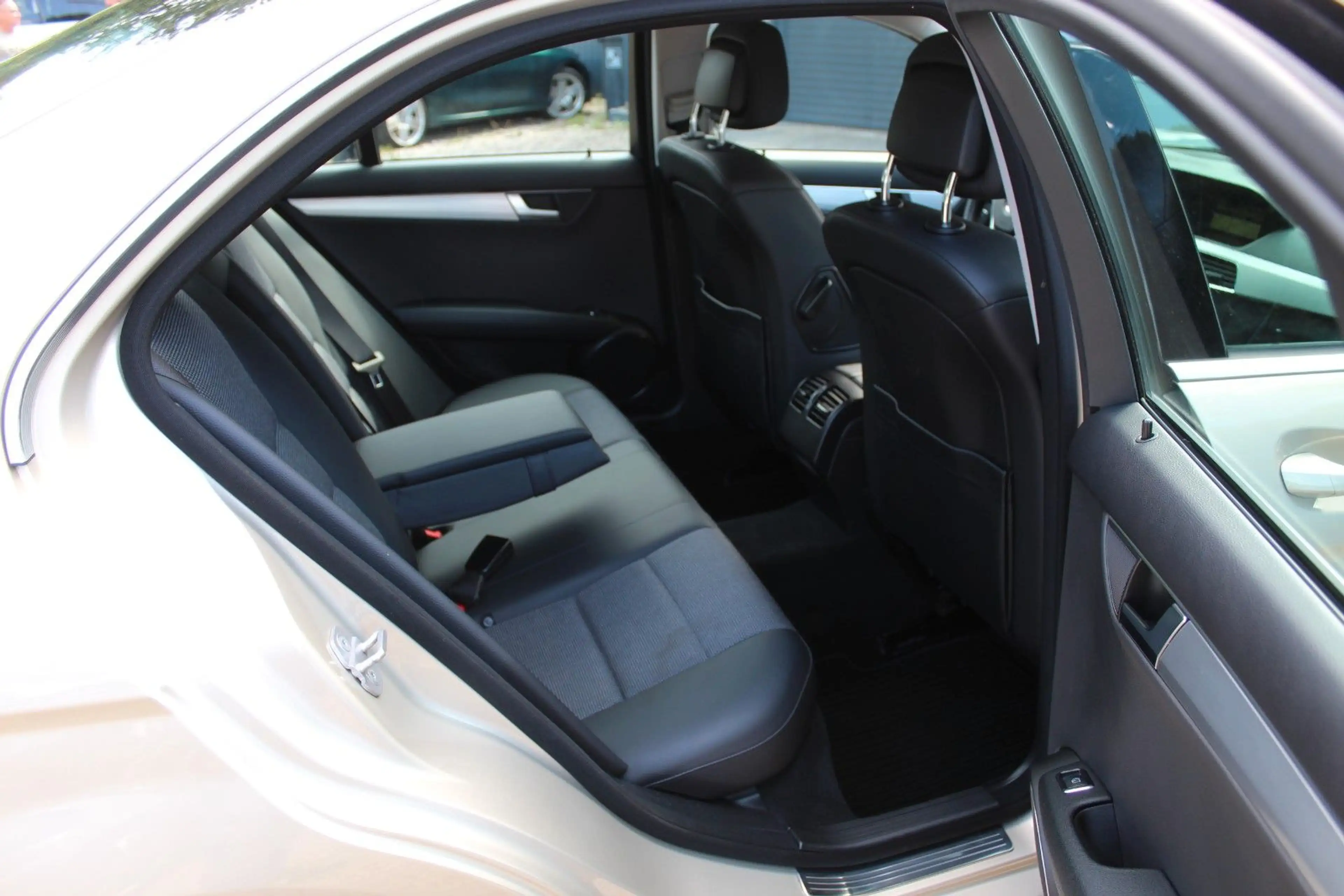Mercedes-Benz C 200 BlueEF AVANTGARDE 7-G LEDER NAVI PDC KLIMA — photo 15