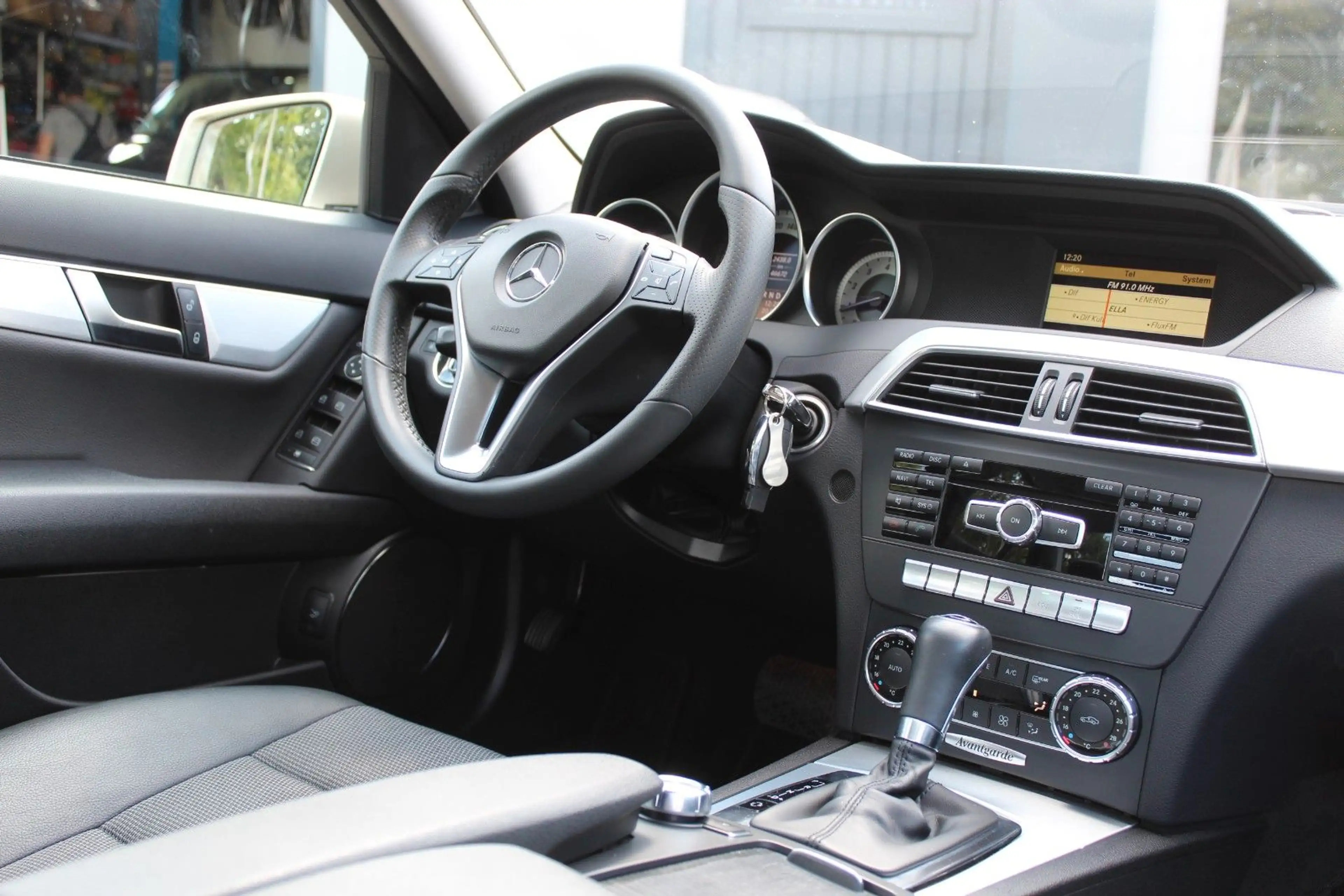 Mercedes-Benz C 200 BlueEF AVANTGARDE 7-G LEDER NAVI PDC KLIMA — photo 19