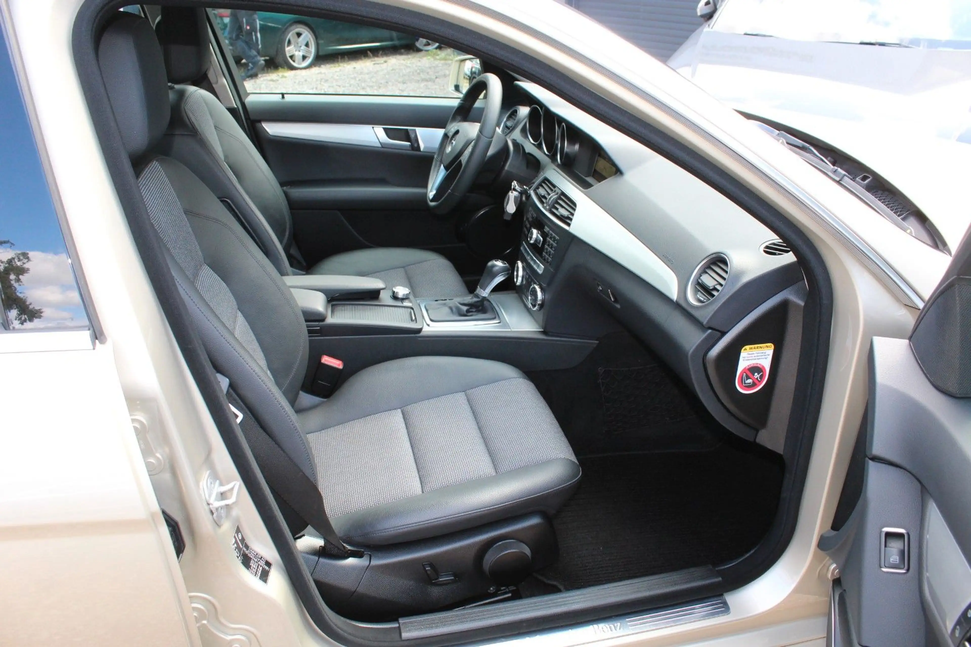 Mercedes-Benz C 200 BlueEF AVANTGARDE 7-G LEDER NAVI PDC KLIMA — photo 16