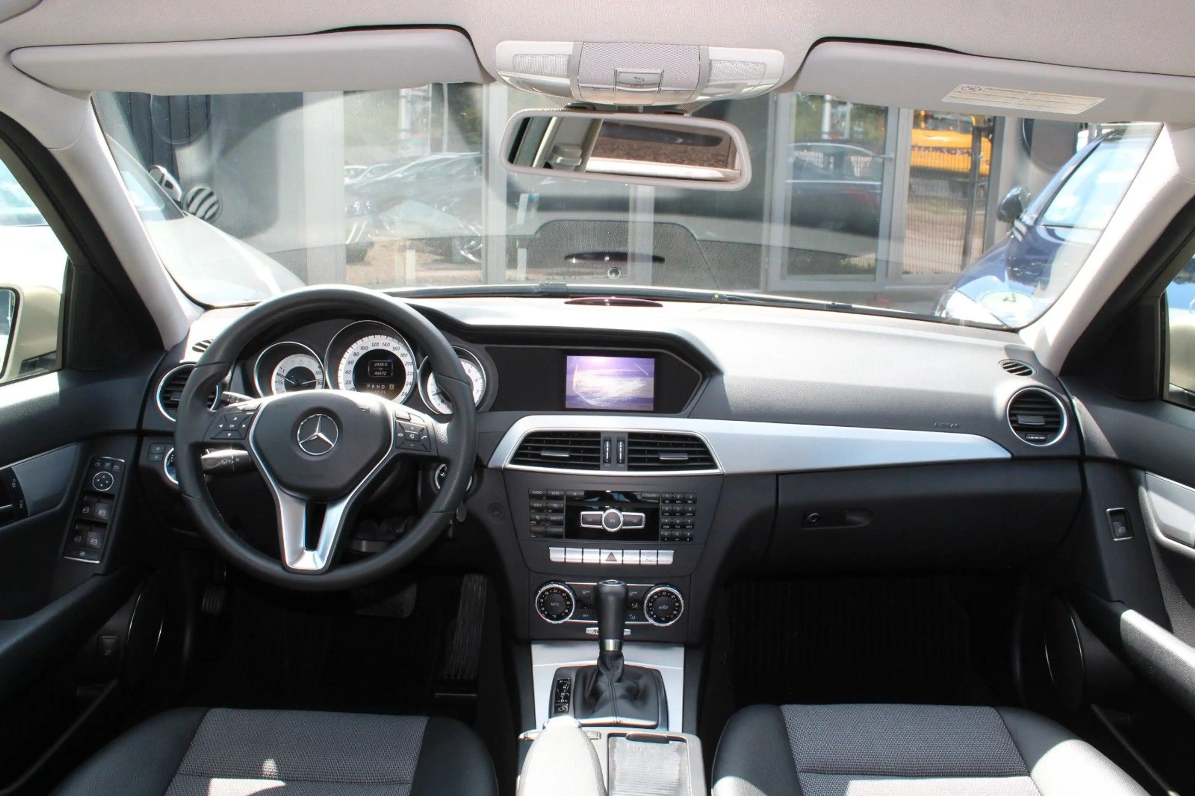 Mercedes-Benz C 200 BlueEF AVANTGARDE 7-G LEDER NAVI PDC KLIMA — photo 10