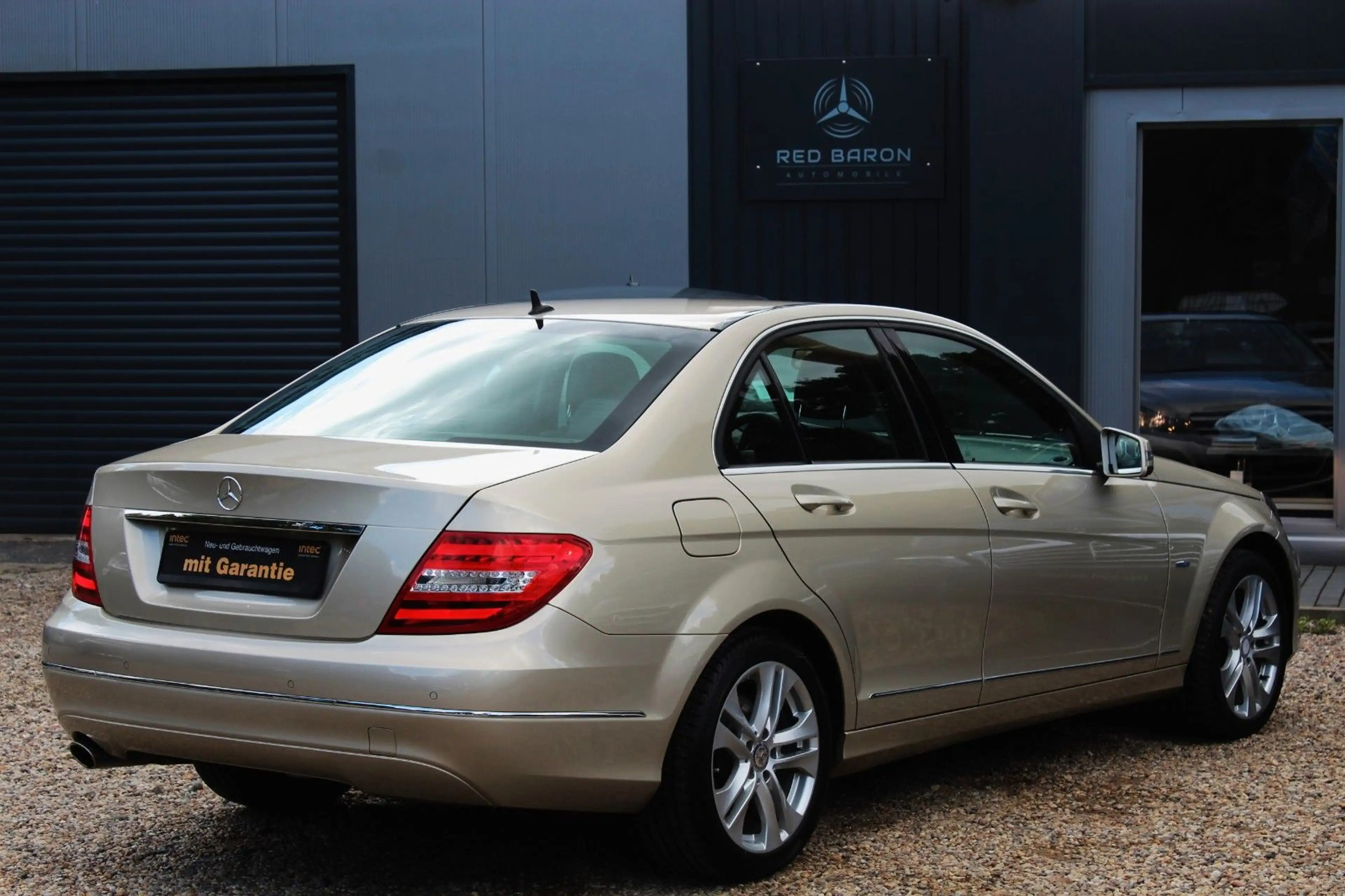 Mercedes-Benz C 200 BlueEF AVANTGARDE 7-G LEDER NAVI PDC KLIMA — photo 4