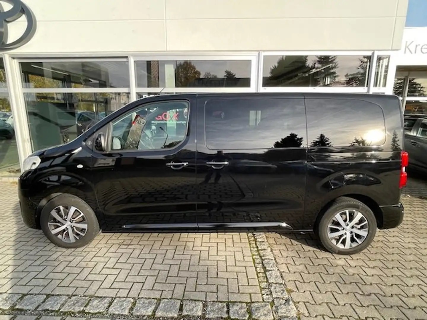 Toyota Proace 2,0-l-D-4D L1 (8-Si.) Autm. Verso Team-D Schwarz - 2