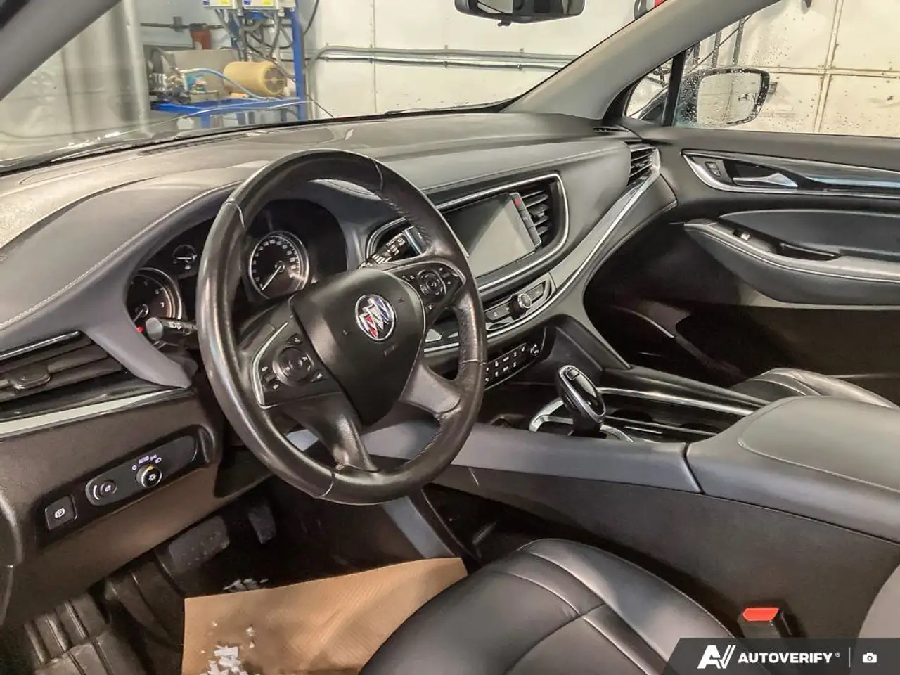 Buick Enclave снимка Buick Enclave