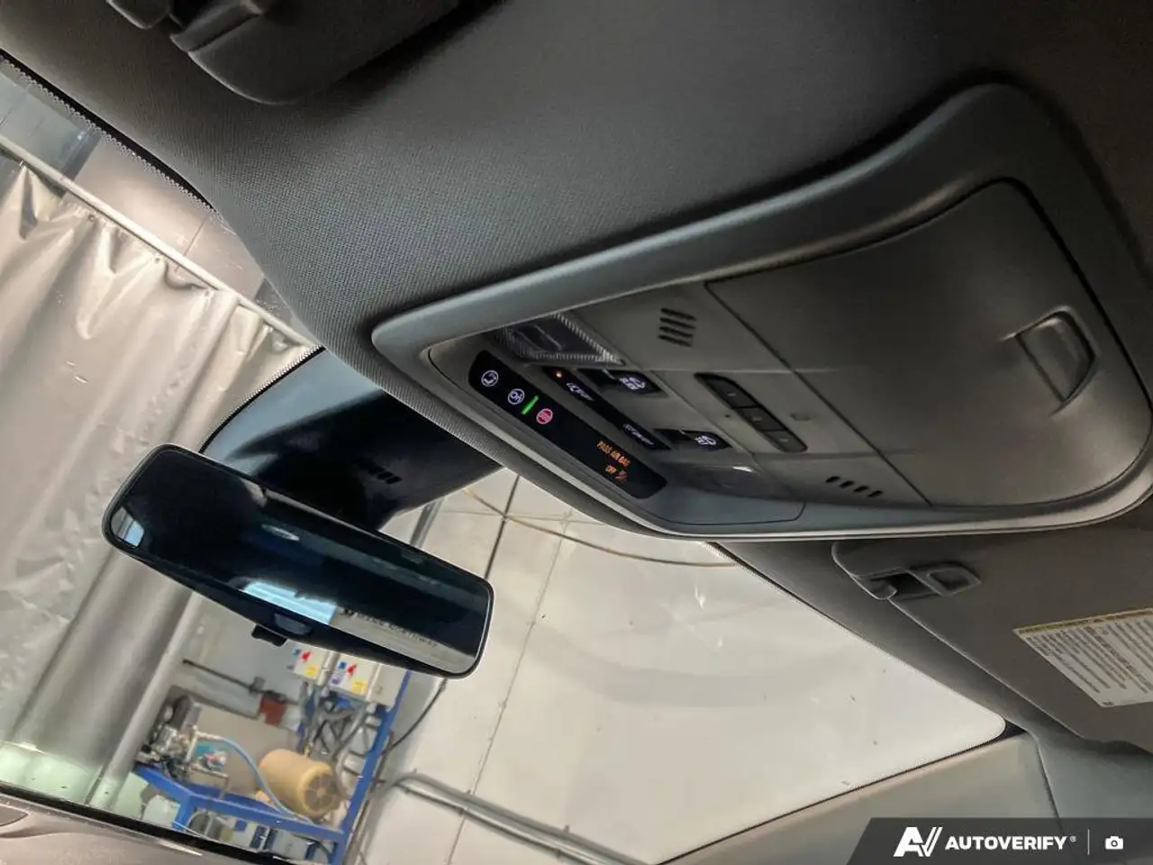 Buick Enclave снимка Buick Enclave