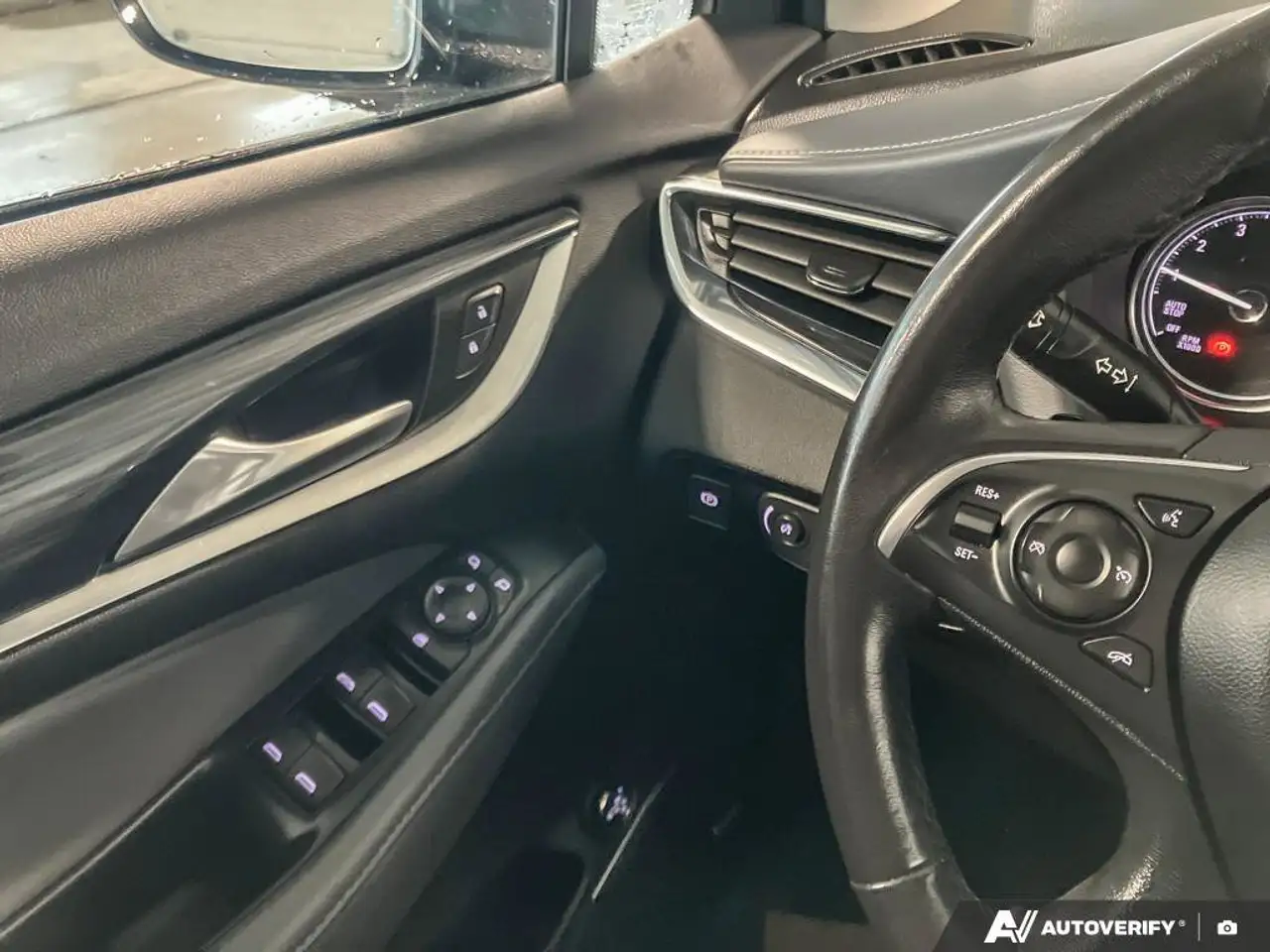 Buick Enclave снимка Buick Enclave