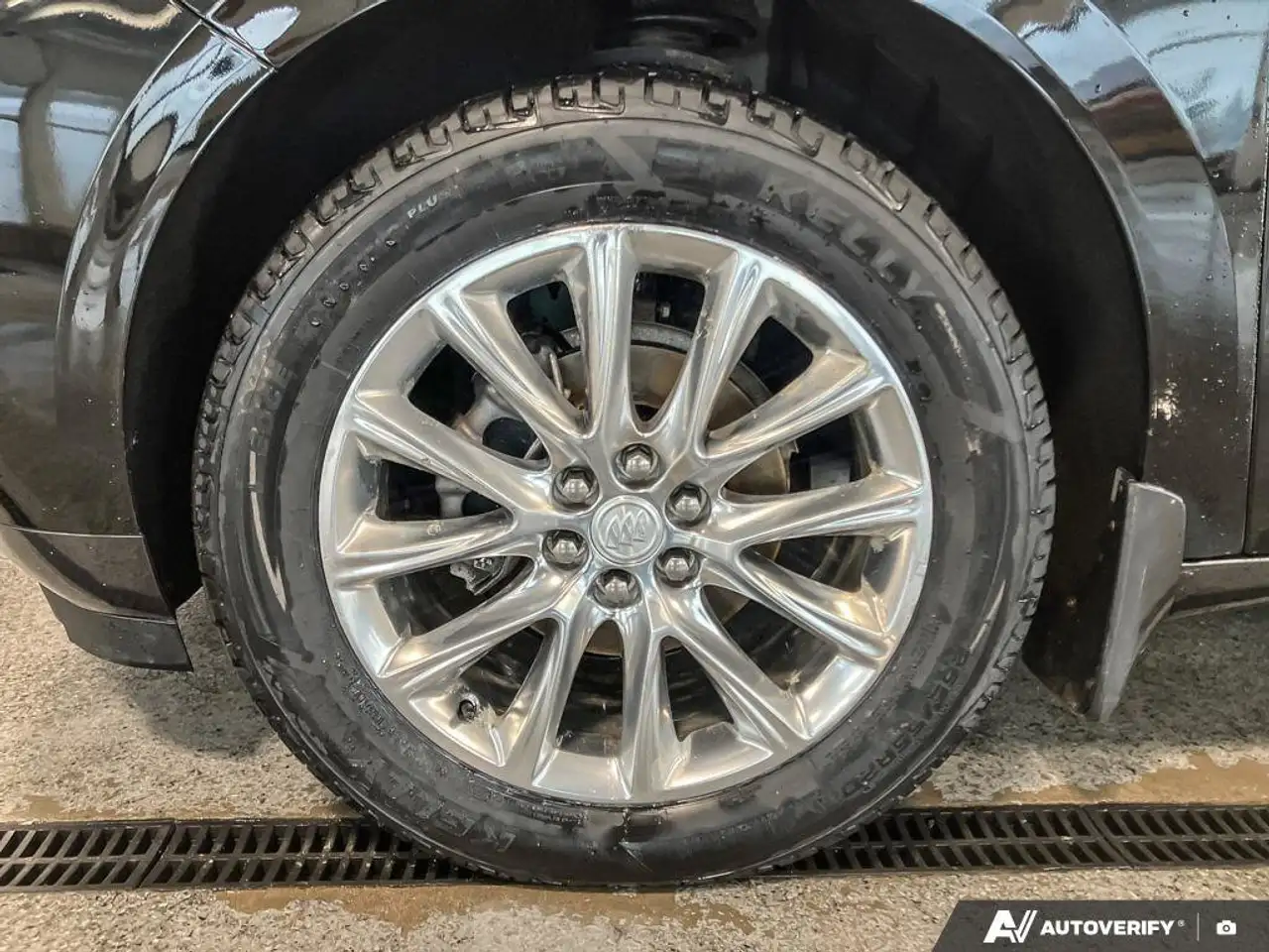 Buick Enclave снимка Buick Enclave