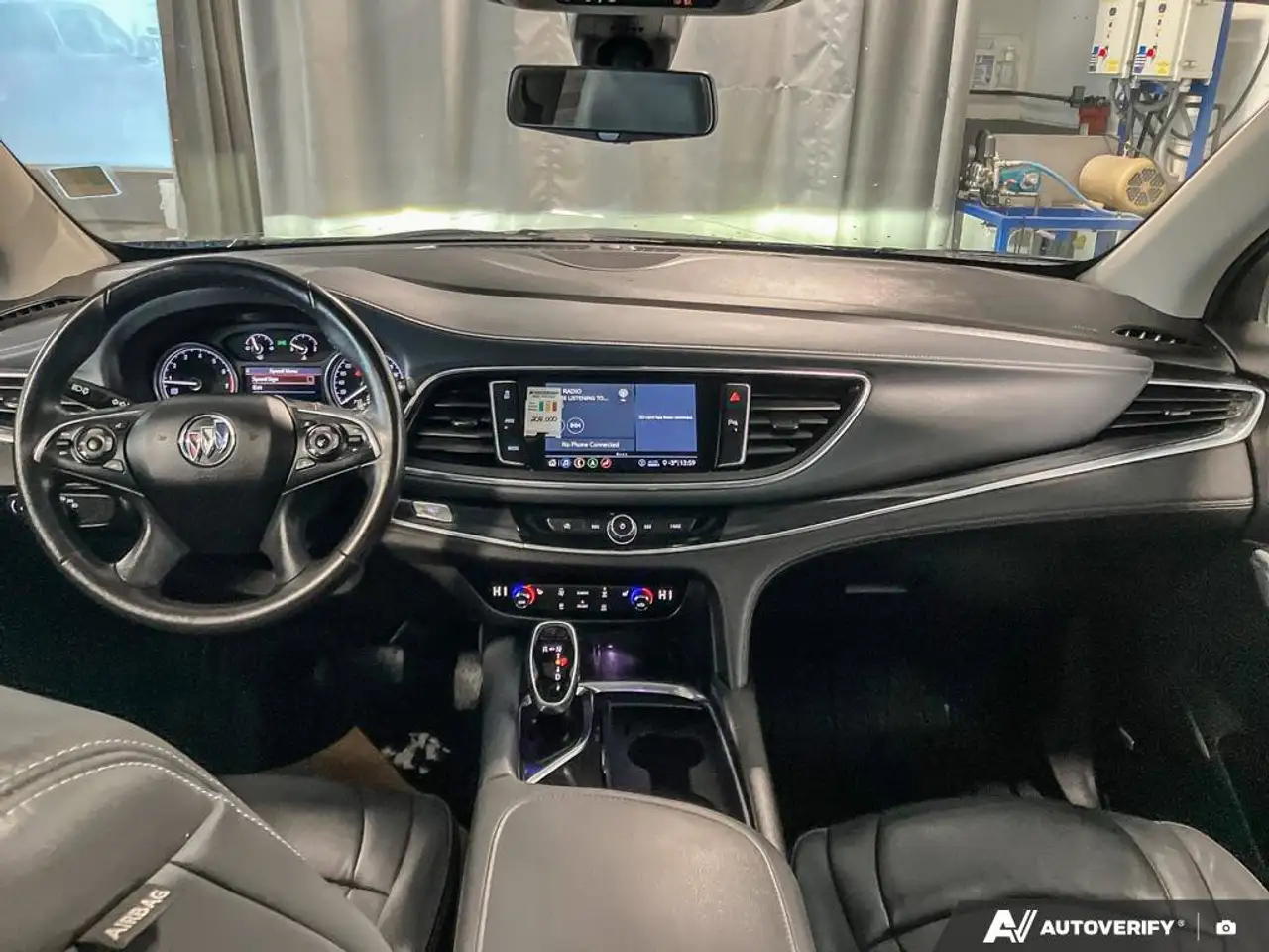 Buick Enclave снимка Buick Enclave
