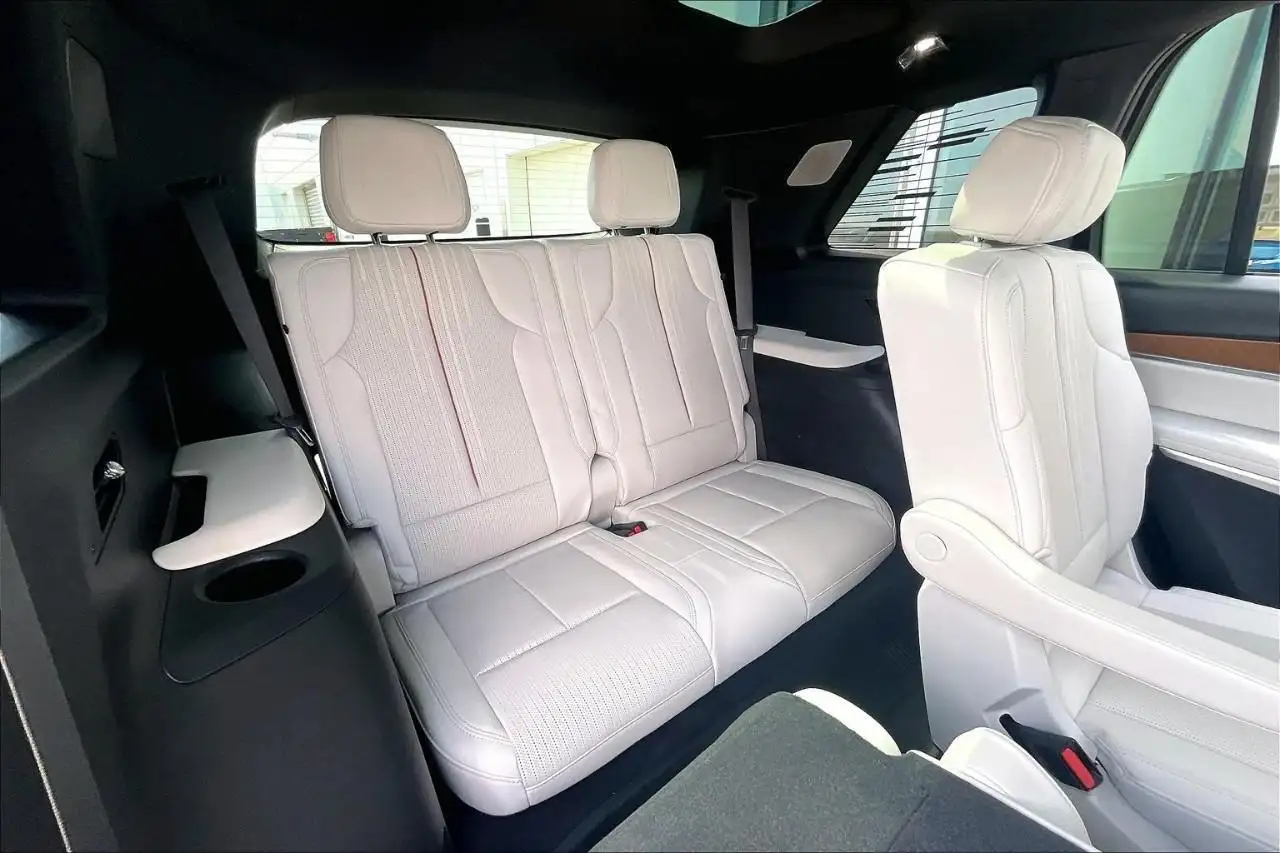 Cadillac Vistiq снимка Cadillac Vistiq