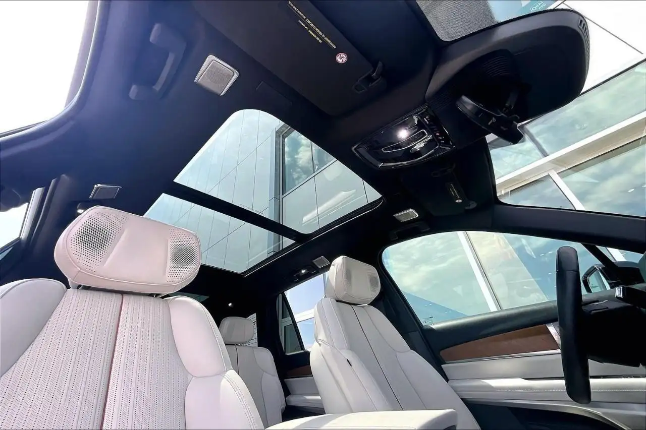 Cadillac Vistiq снимка Cadillac Vistiq