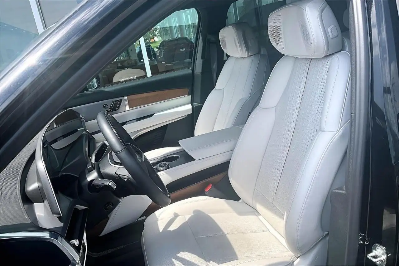 Cadillac Vistiq снимка Cadillac Vistiq