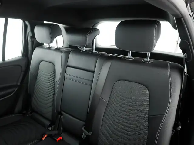 Mercedes-Benz GLB view 14