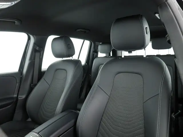 Mercedes-Benz GLB view 13