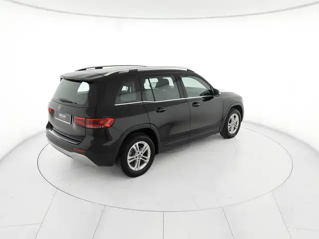 Mercedes-Benz GLB view 4