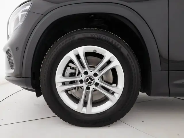 Mercedes-Benz GLB view 7