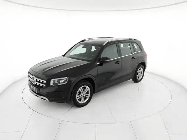Mercedes-Benz GLB view 2