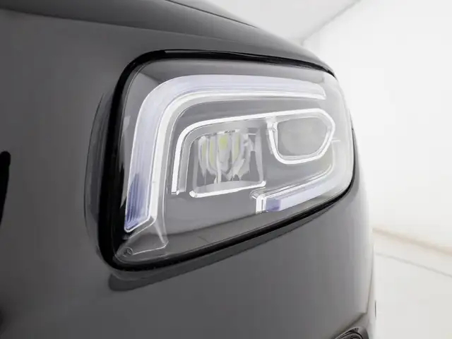 Mercedes-Benz GLB view 8