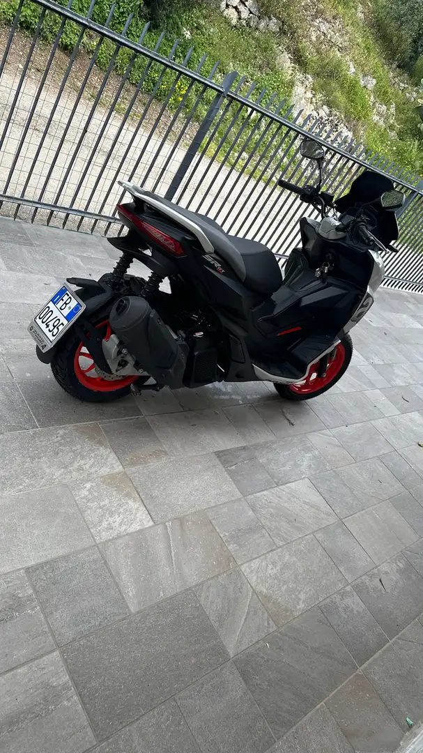 Aprilia SR GT 125 Sport - 2