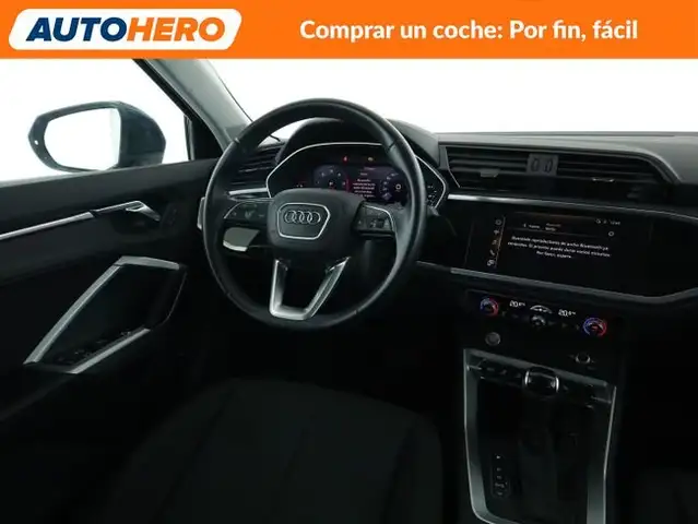 Audi Q3 view 14