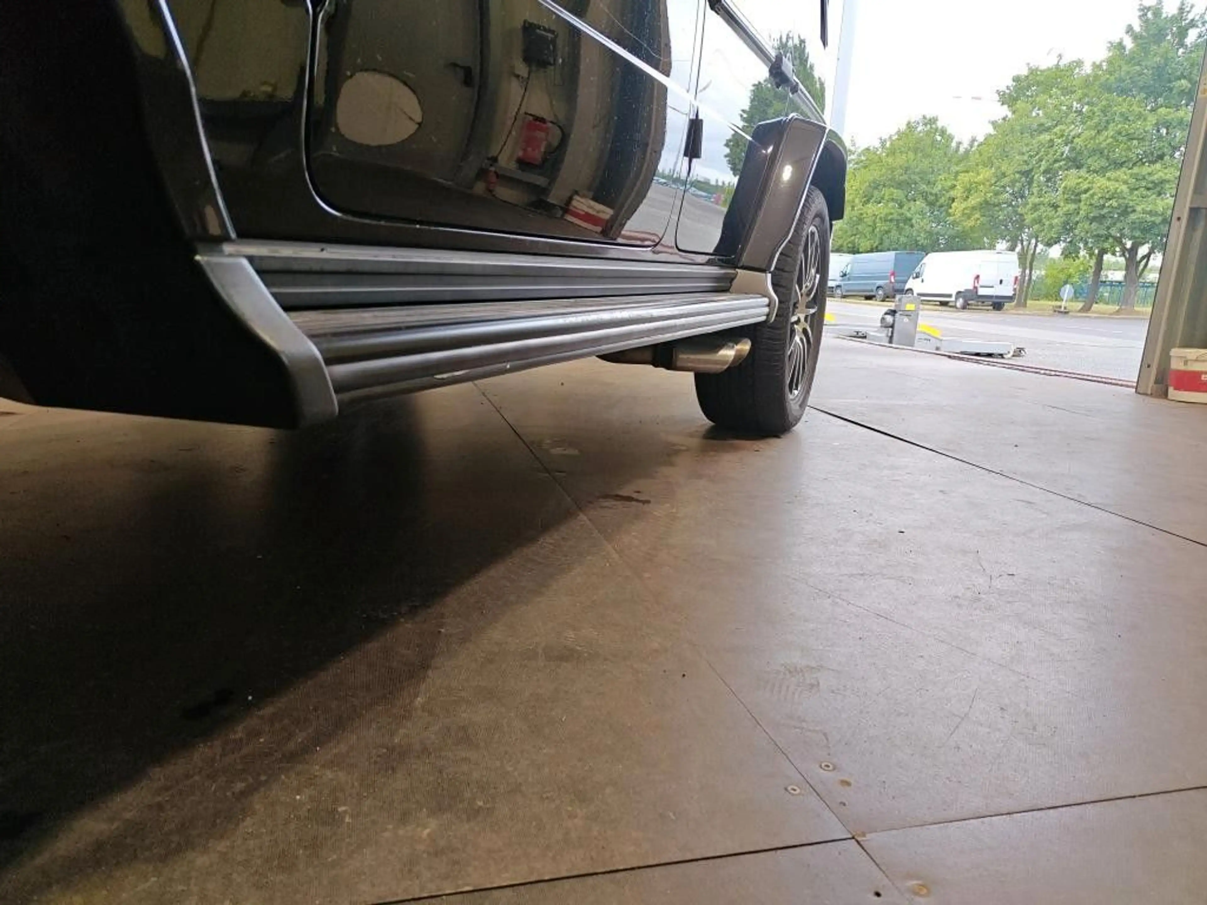 Mercedes-Benz G 63 AMG | Exclusive Rot | COMAND | LED — photo 11