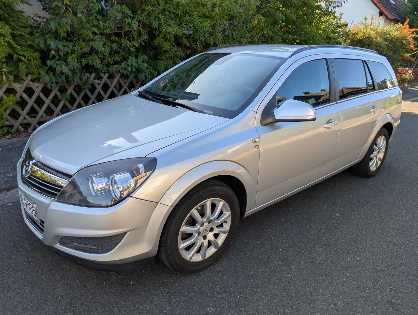 Opel Astra Opel Astra-H 1.7 CDTI Caravan Edition 111 Jahre Stříbrná - 1