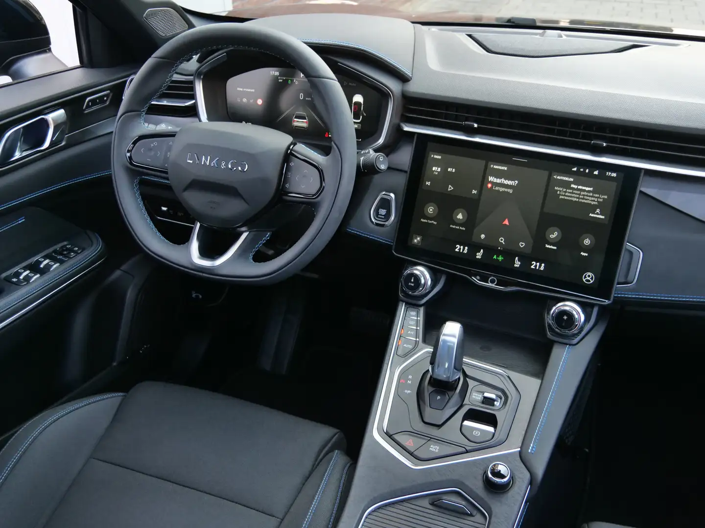 Lynk & Co 01 1.5 Plugin Hybrid 261pk Automaat Apple Carplay / 3 Nero - 2