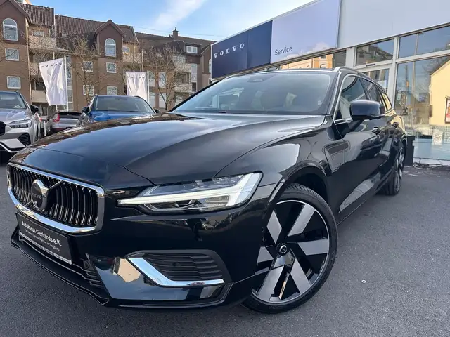 Volvo V60 T6 AWD Plugin L RangUltra,Pano360°AHK;Massag