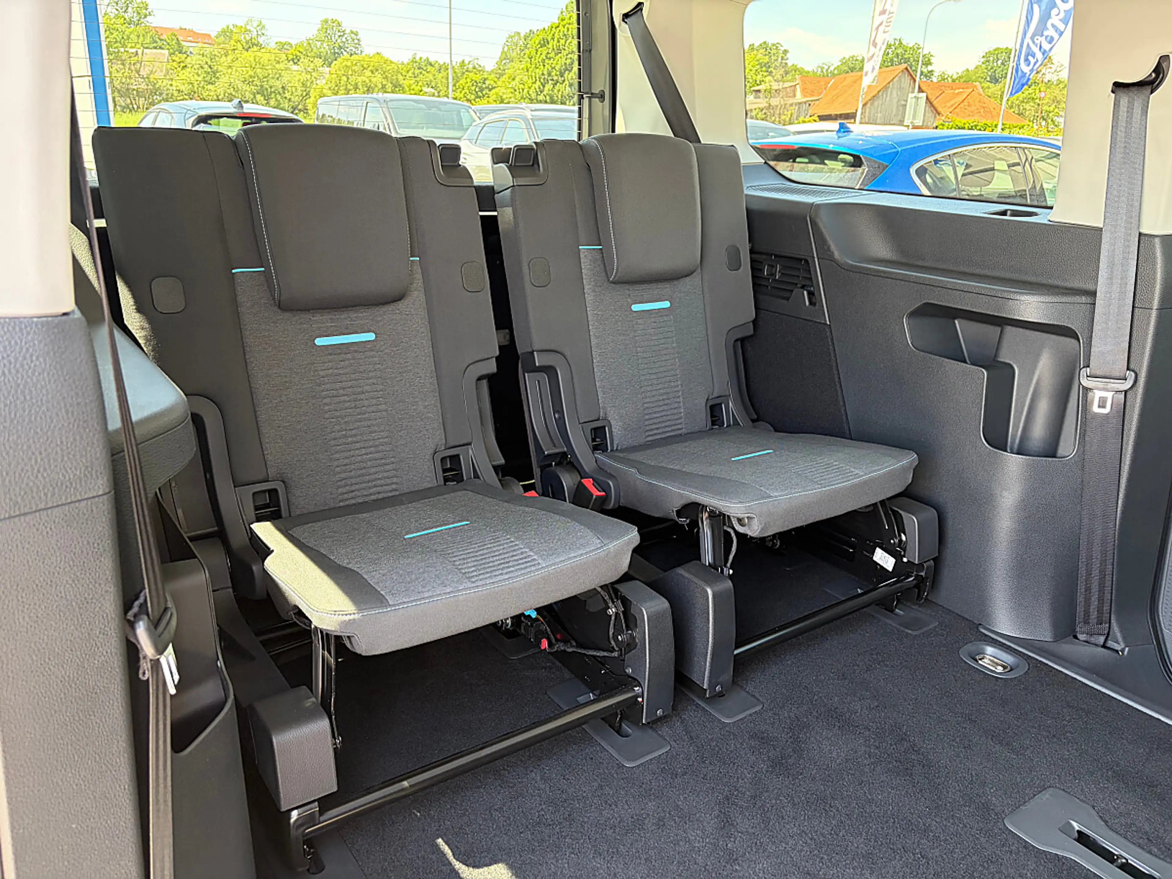 Ford Grand Tourneo Connect 1,5 EcoBoost PHEV L2 Active 110KW / 150PS — photo 15