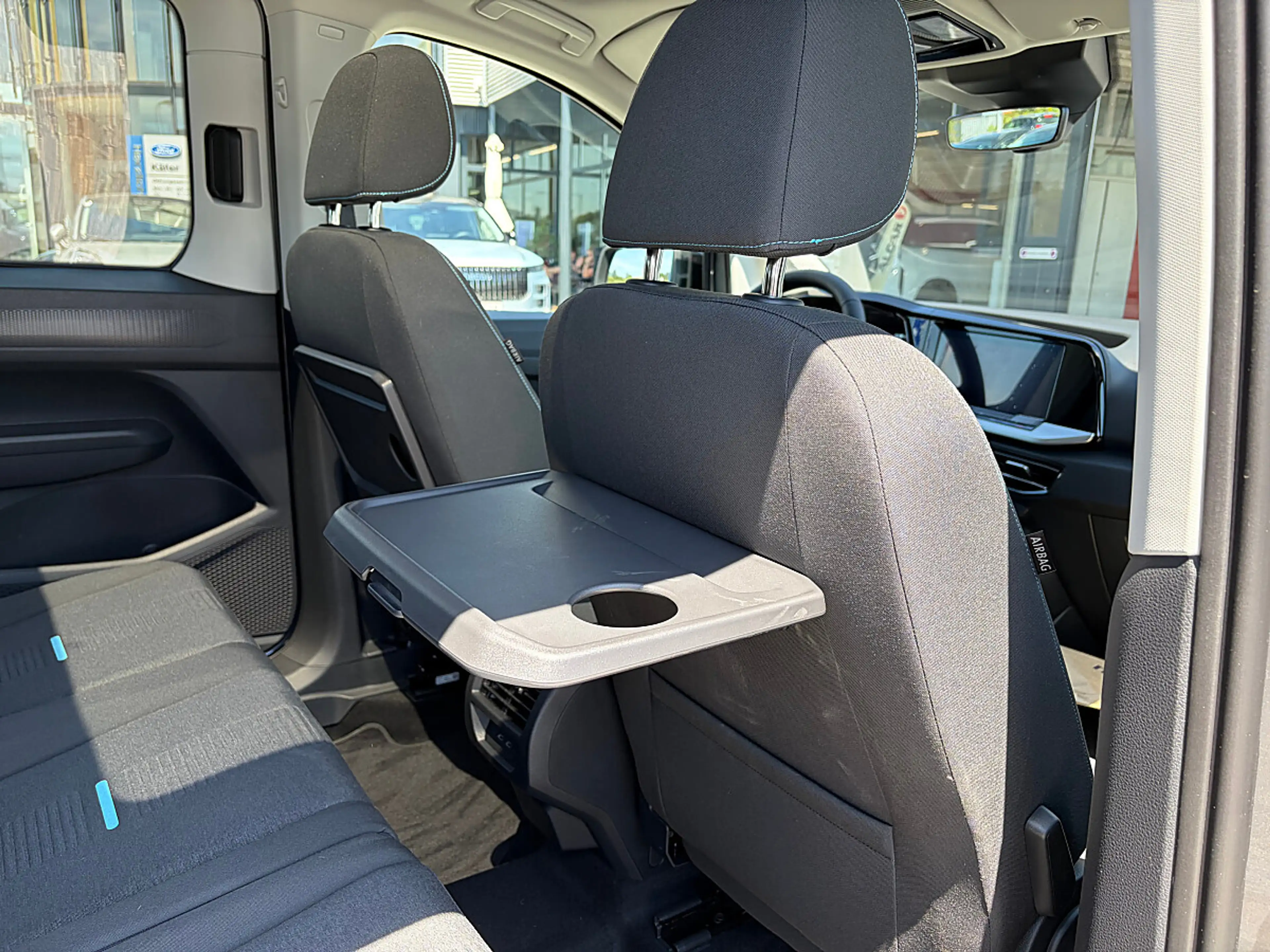 Ford Grand Tourneo Connect 1,5 EcoBoost PHEV L2 Active 110KW / 150PS — photo 13