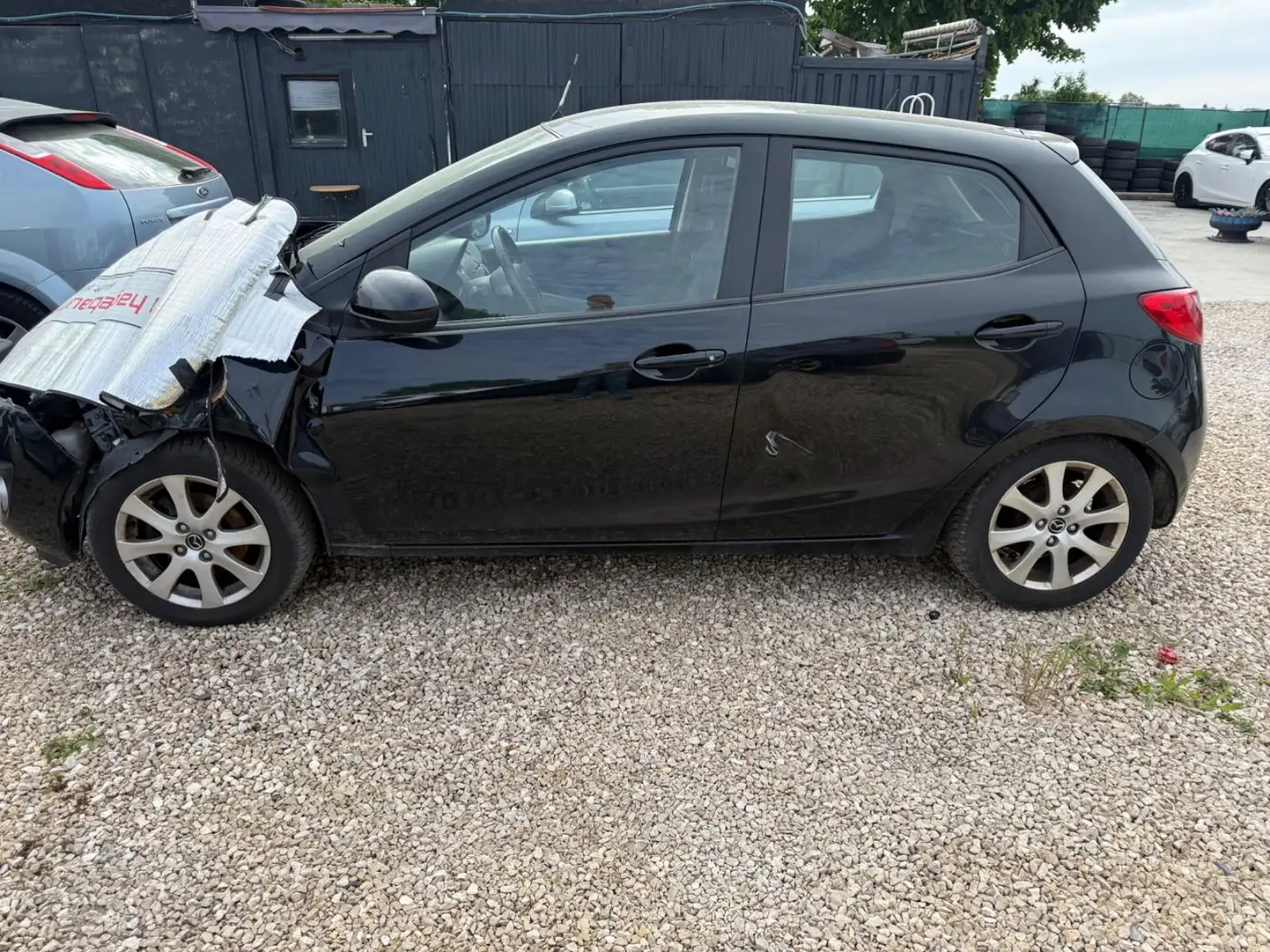 Mazda 2 Zwart - 1