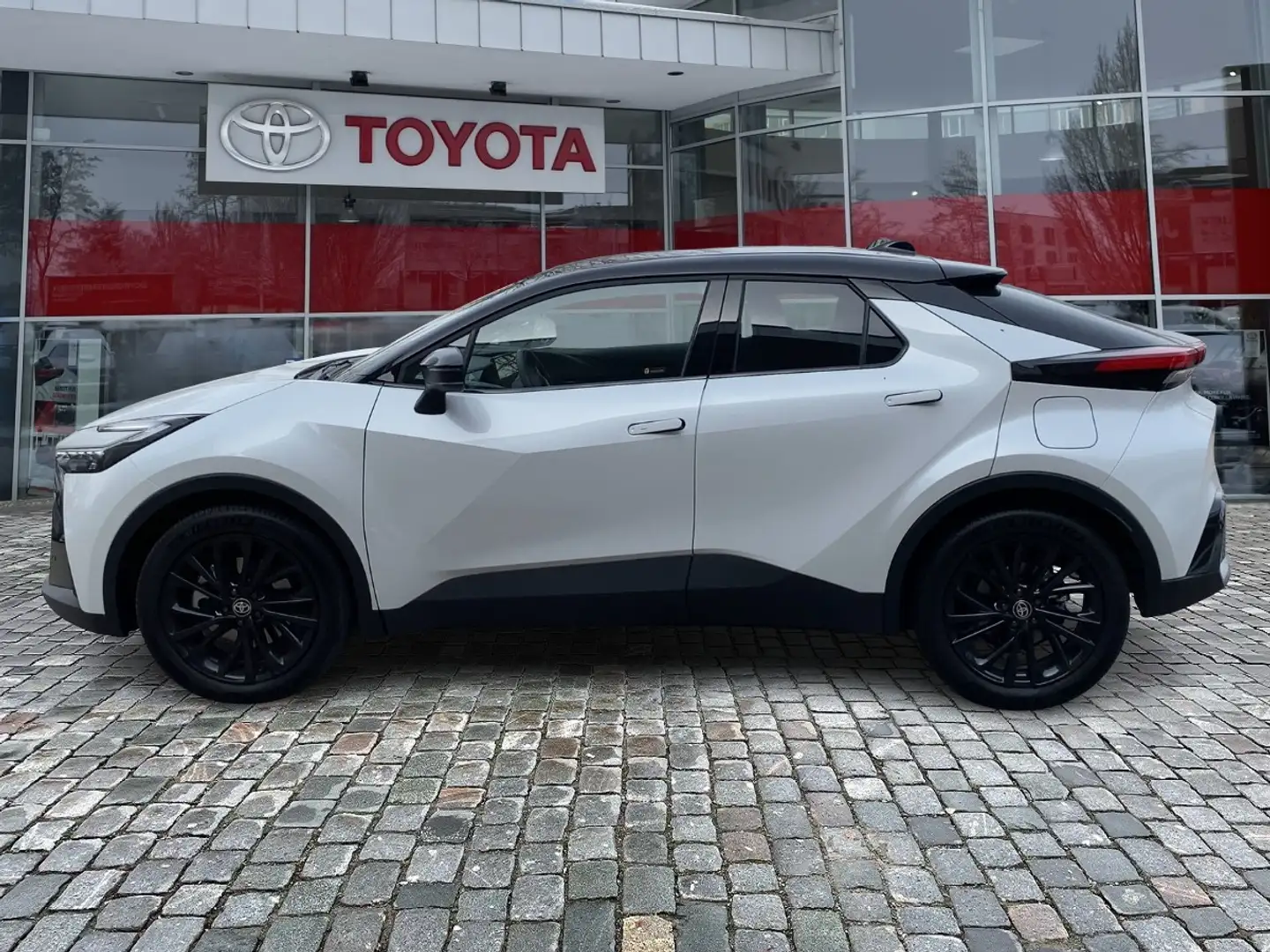 Toyota C-HR 2.0 Plug-in Hybrid 4x2 GR Sport *verfügbar* Bílá - 2