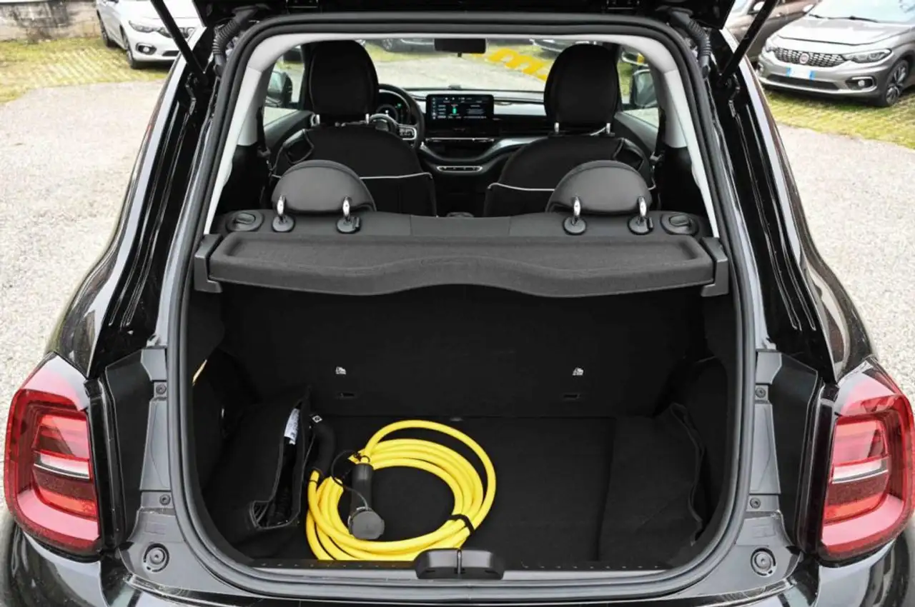 Fiat 500e Hatchback 320km 9