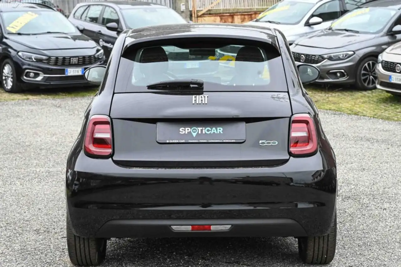 Fiat 500e Hatchback 320km 6