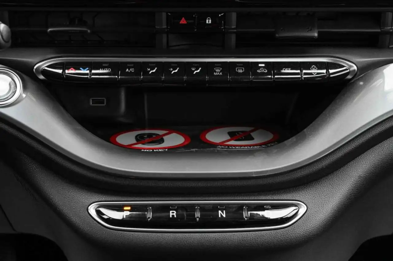 Fiat 500e Hatchback 320km 19