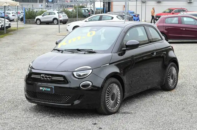 Fiat 500e Hatchback 320km