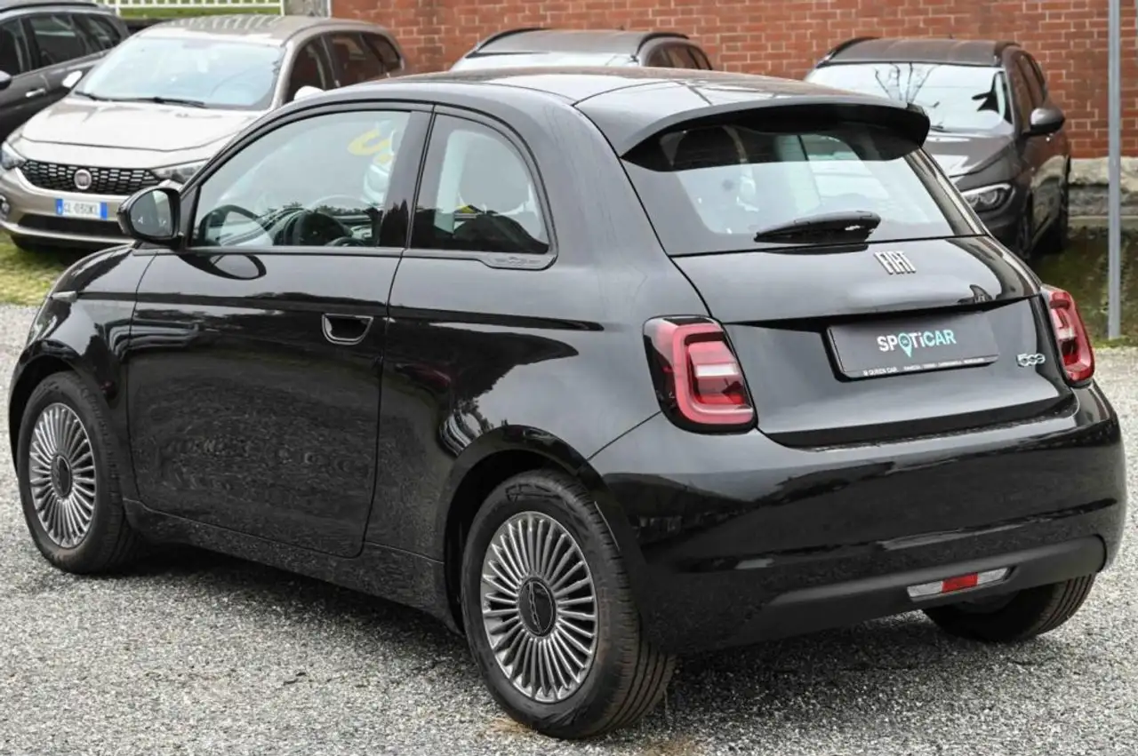 Fiat 500e Hatchback 320km 7