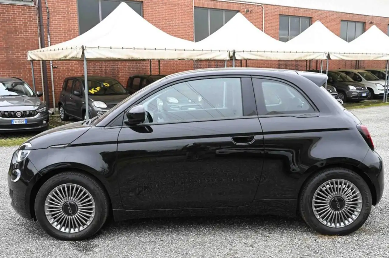 Fiat 500e Hatchback 320km 8