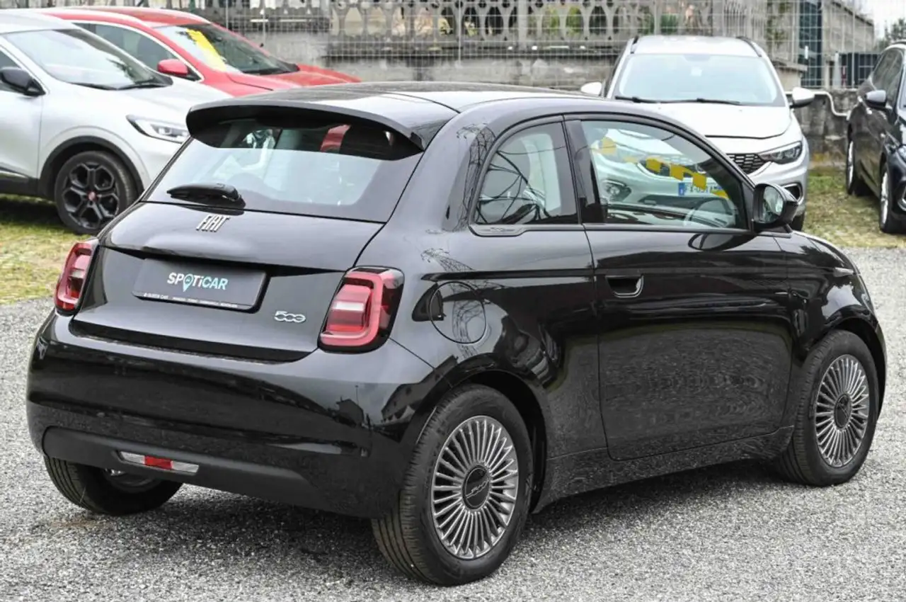 Fiat 500e Hatchback 320km 5