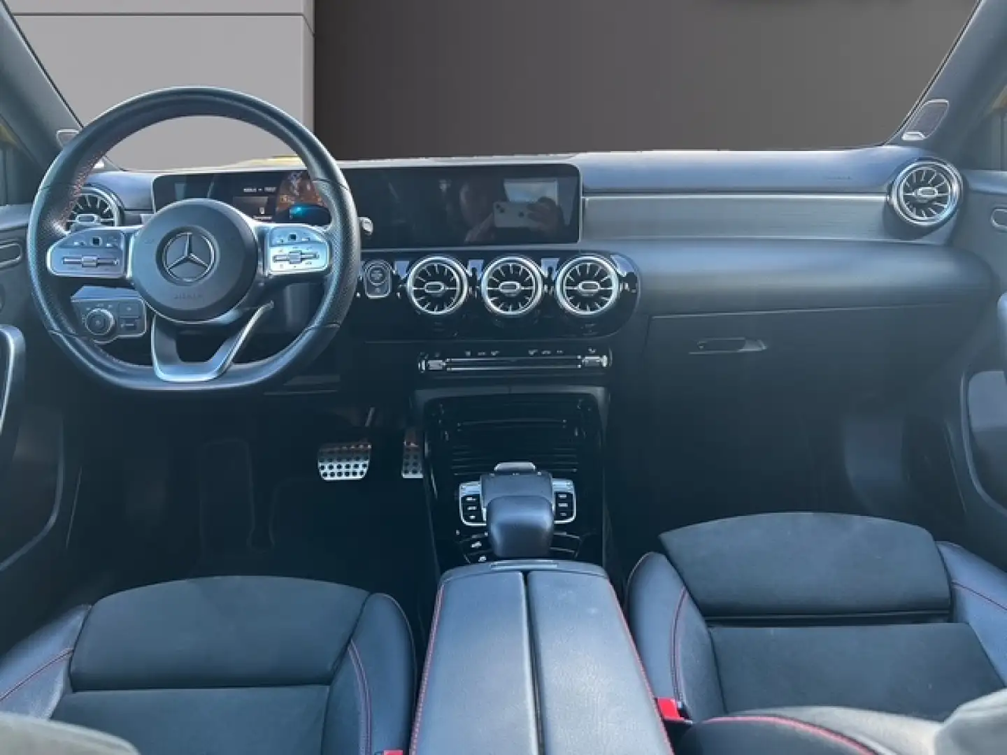 Mercedes-Benz A 35 AMG Classe A 35 Mercedes-AMG 7G-DCT Speedshift AMG 4Matic Jaune - 2