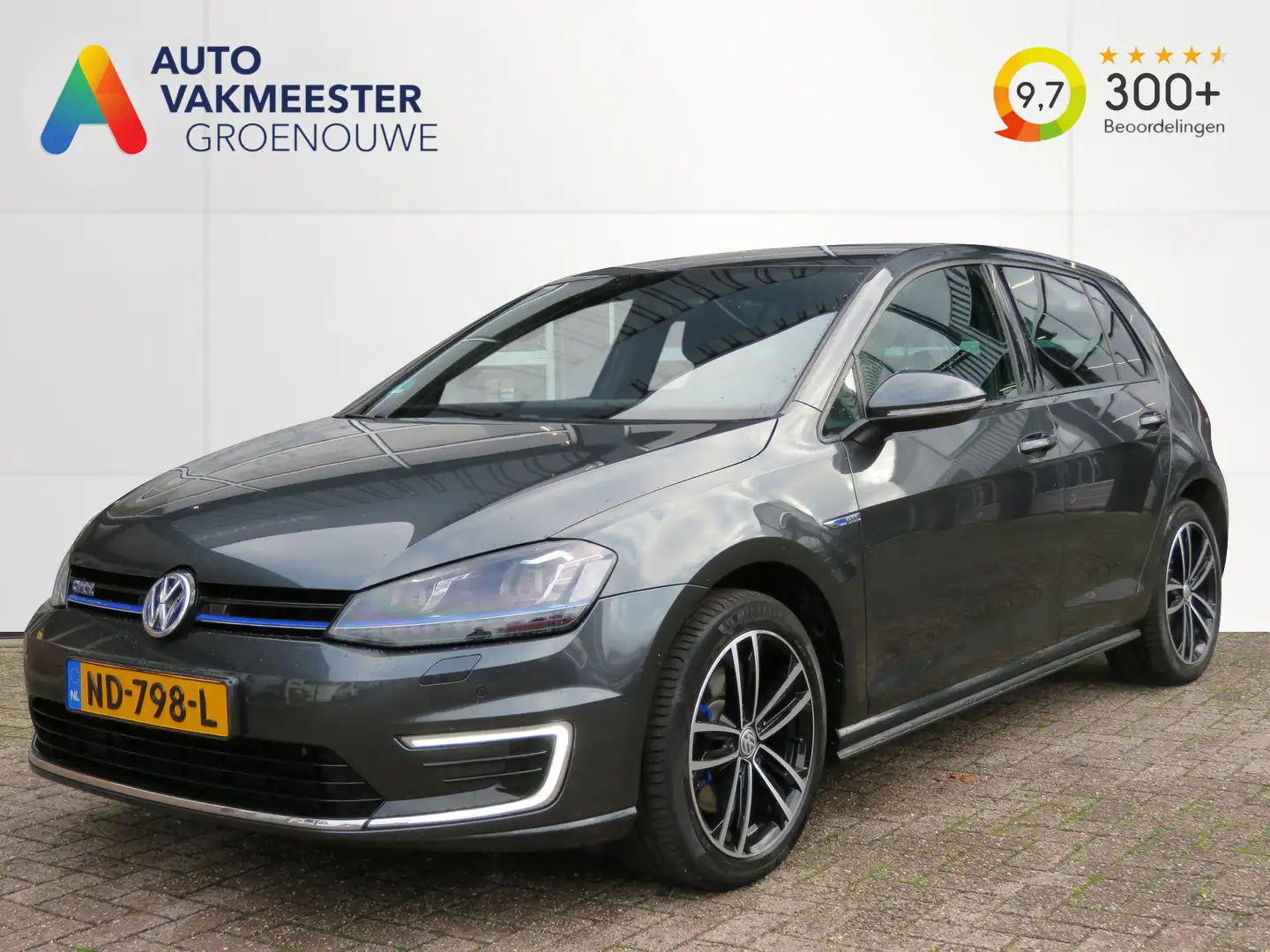 Volkswagen Golf GTE 1.4 TSI DSG Connected Series / Camera / Led / 17 I crna - 1