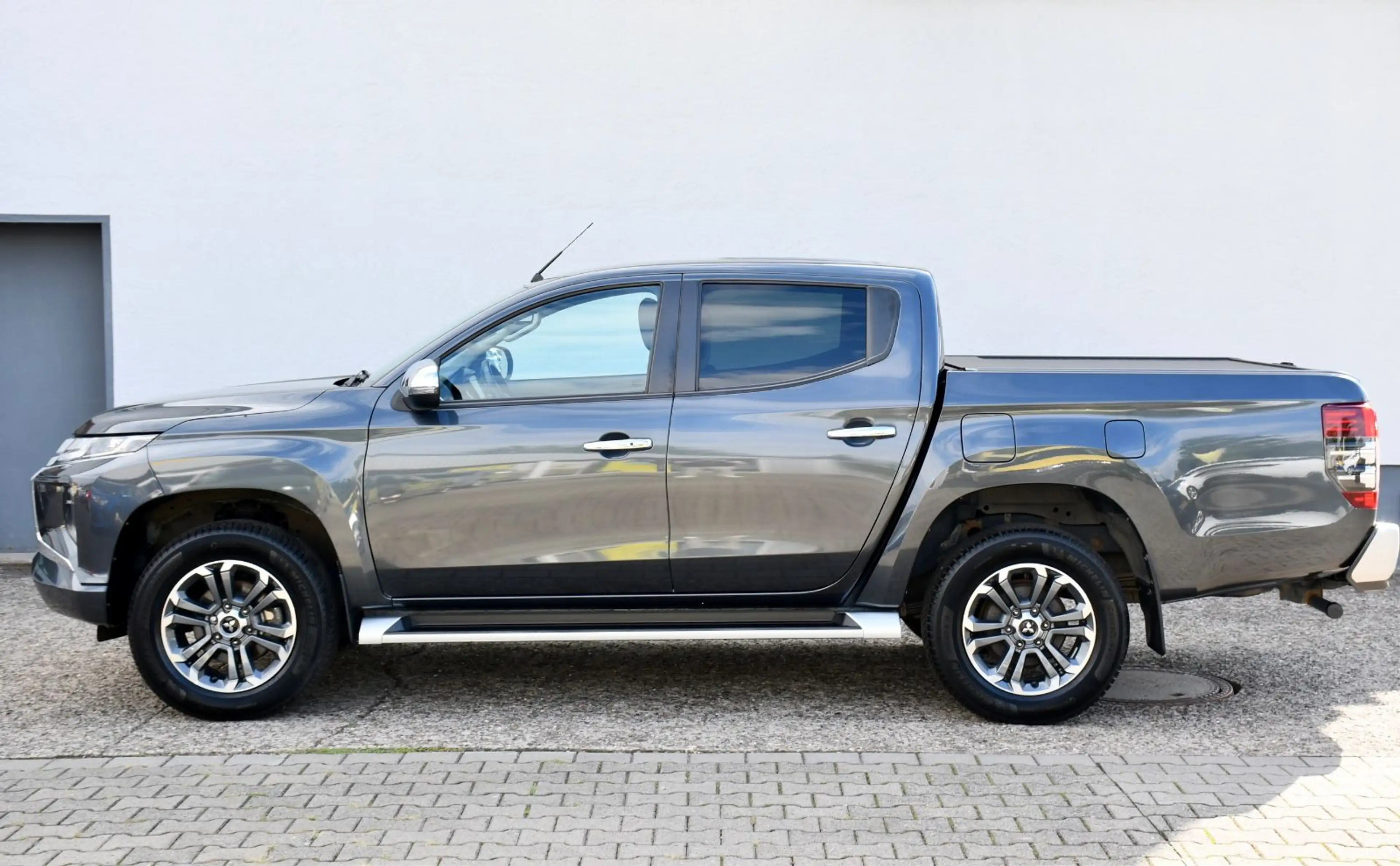 Mitsubishi L200 Spirit Doppelkab. 4WD Sitzh Kamera LED Spur — photo 5