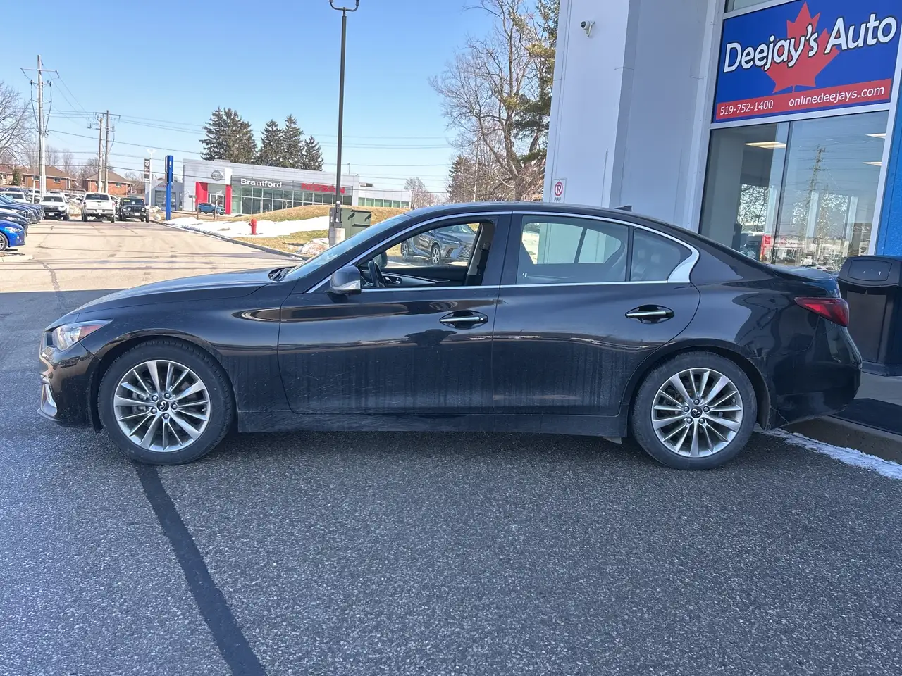 Infiniti Q50 снимка Infiniti Q50