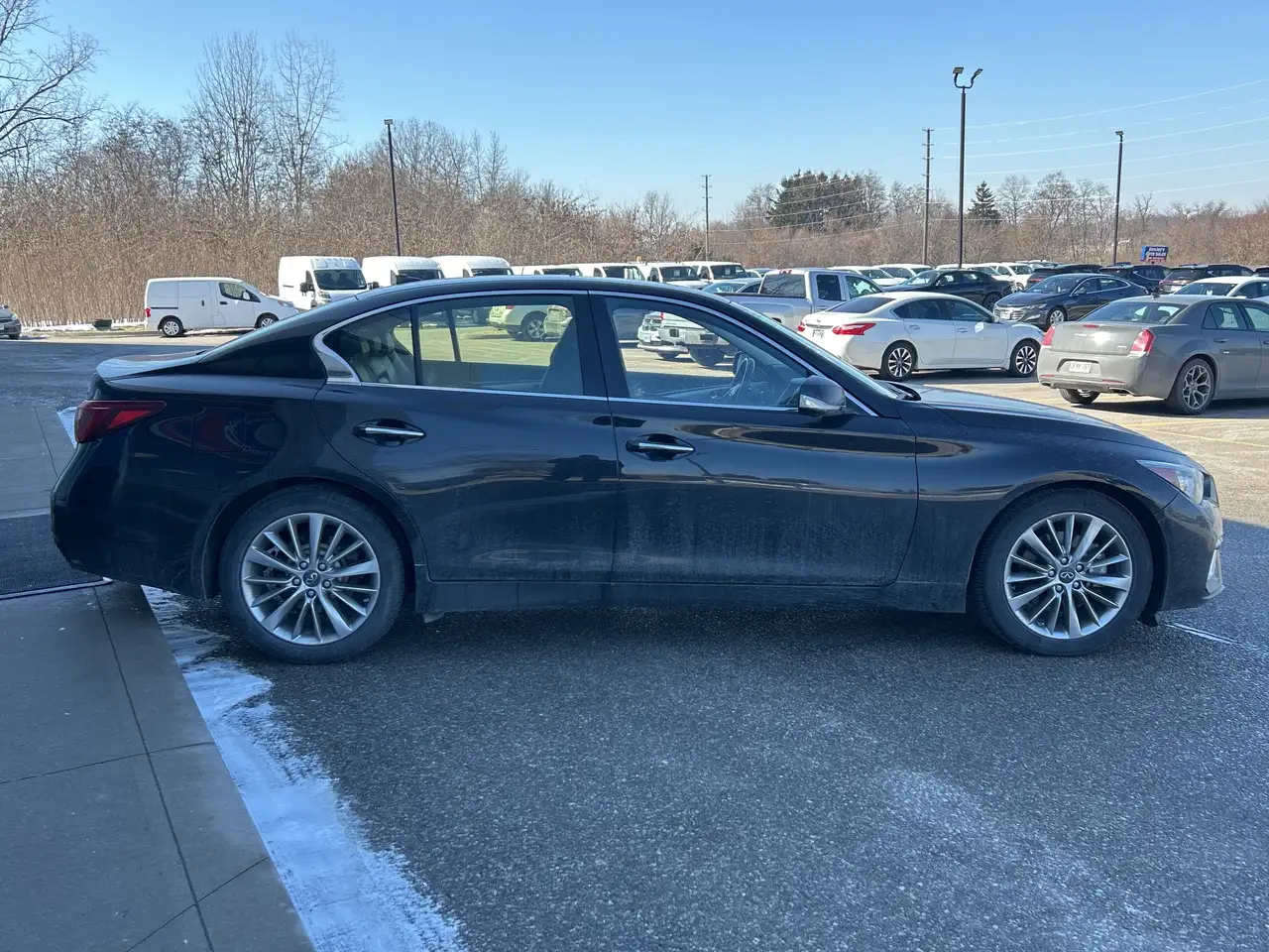 Infiniti Q50 снимка Infiniti Q50