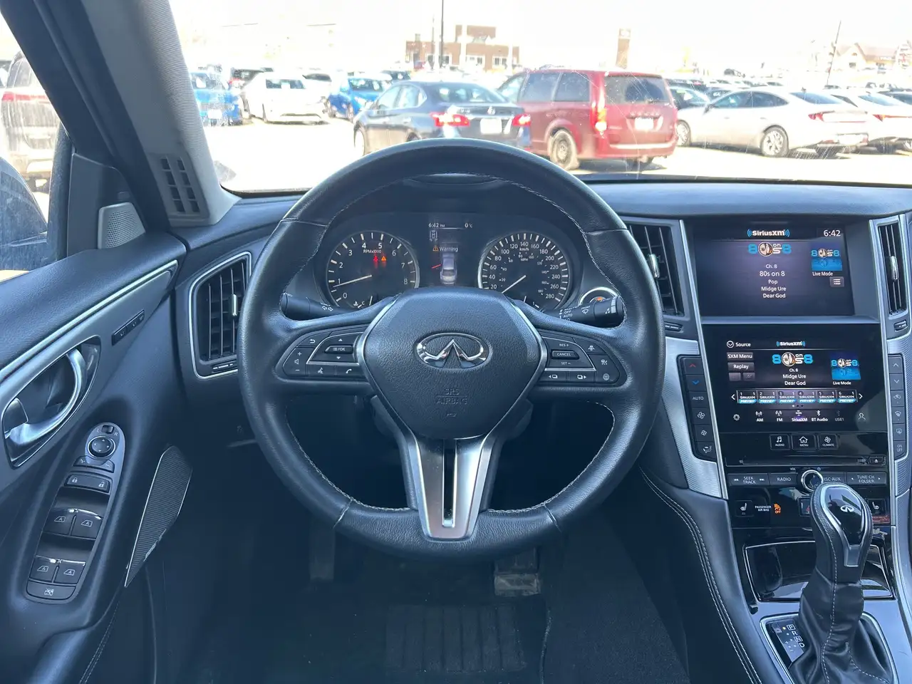 Infiniti Q50 снимка Infiniti Q50