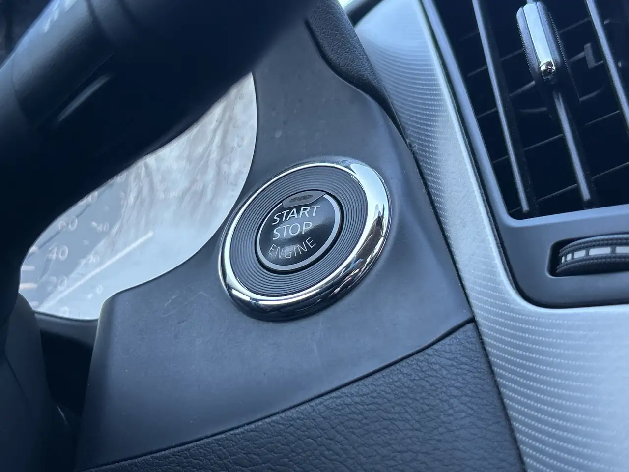 Infiniti Q50 снимка Infiniti Q50