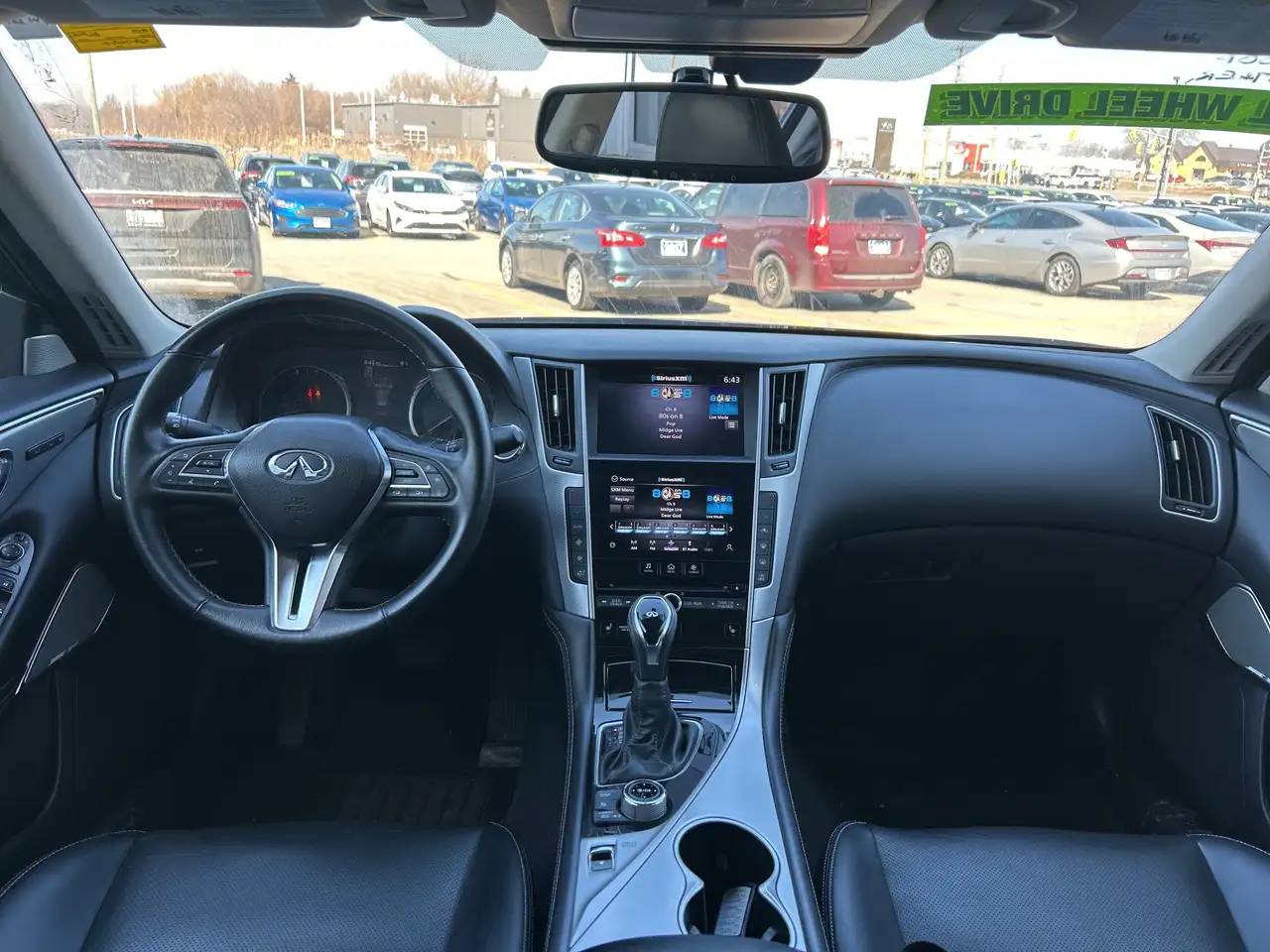 Infiniti Q50 снимка Infiniti Q50